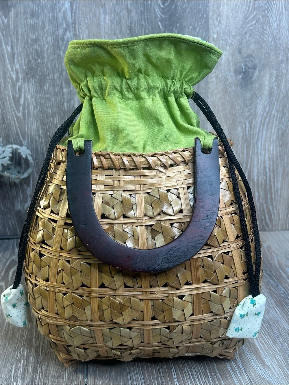 Vintage Straw Basket Handbag Wood Handle Drawstring Floral Lined Boho Beach Tote